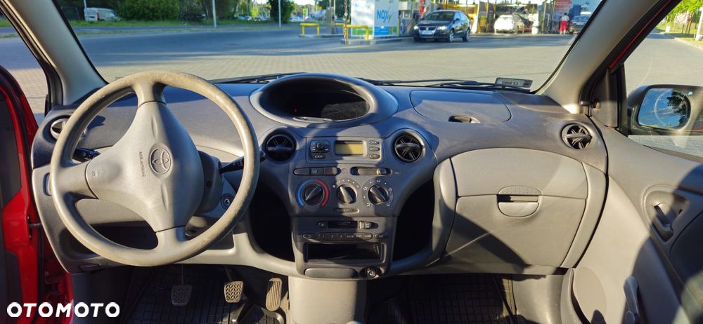 Toyota Yaris - 8