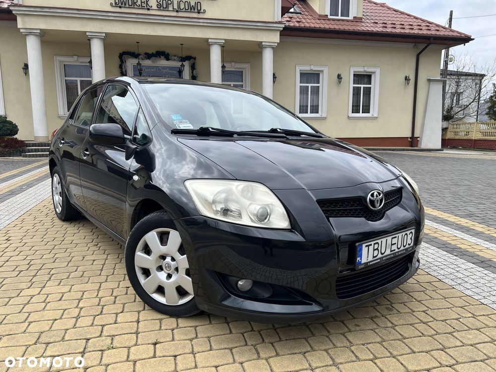 Toyota Auris - 1