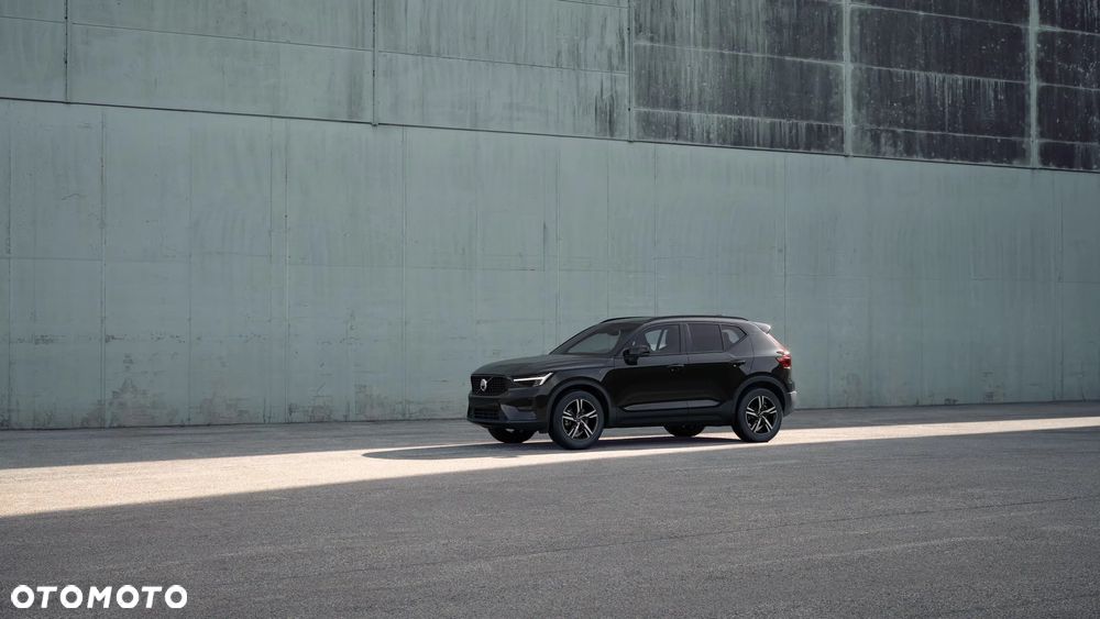 Volvo XC 40 B3 Plus Dark - 4