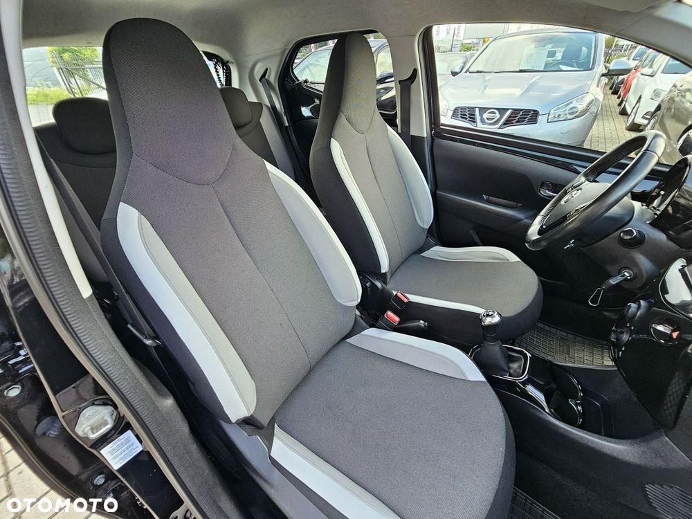 Toyota Aygo x-play touch - 13
