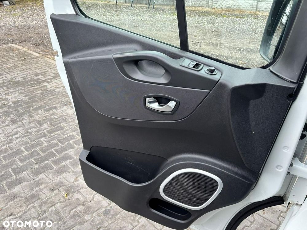 Opel Vivaro - 16