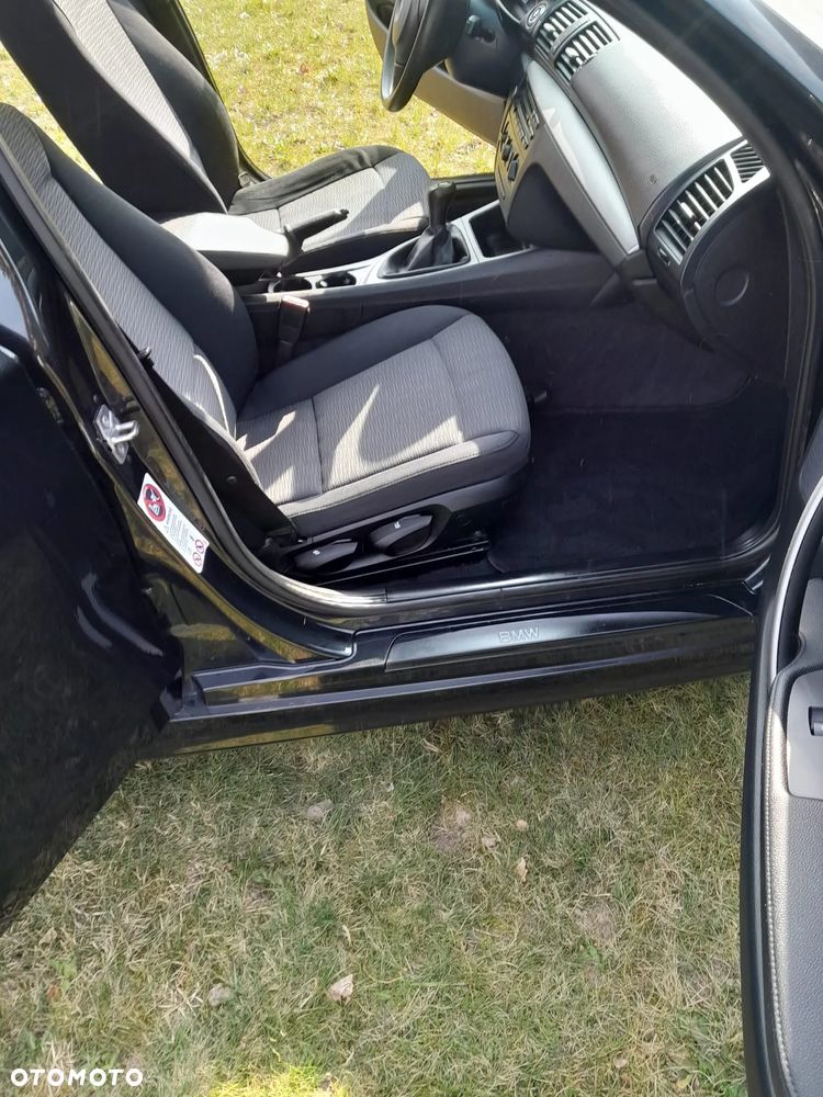 BMW Seria 1 116d - 24