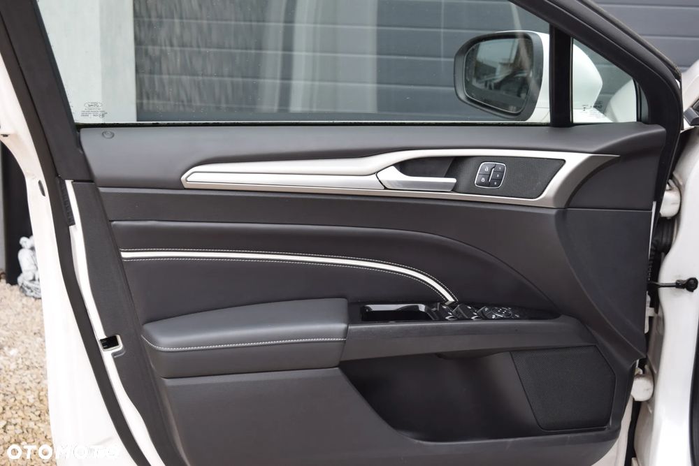 Ford Mondeo 2.0 EcoBoost STart-Stopp Autom Vignale - 18