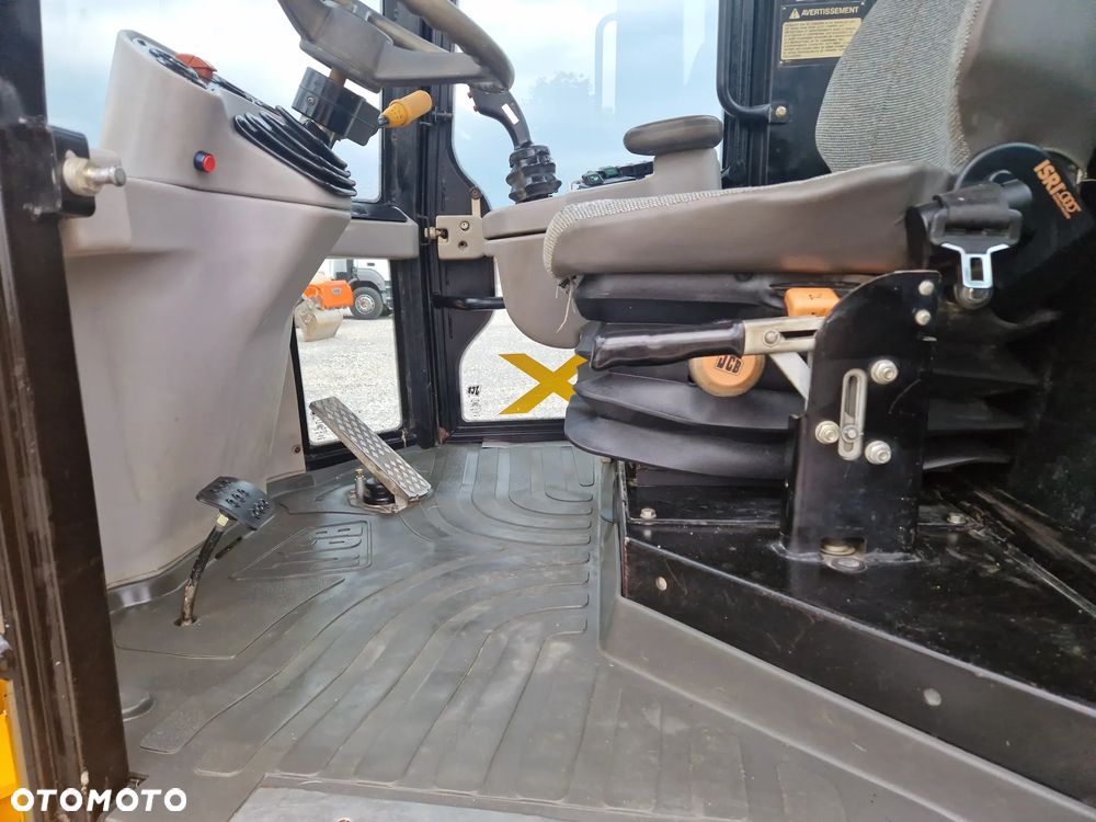 JCB 409 - 8