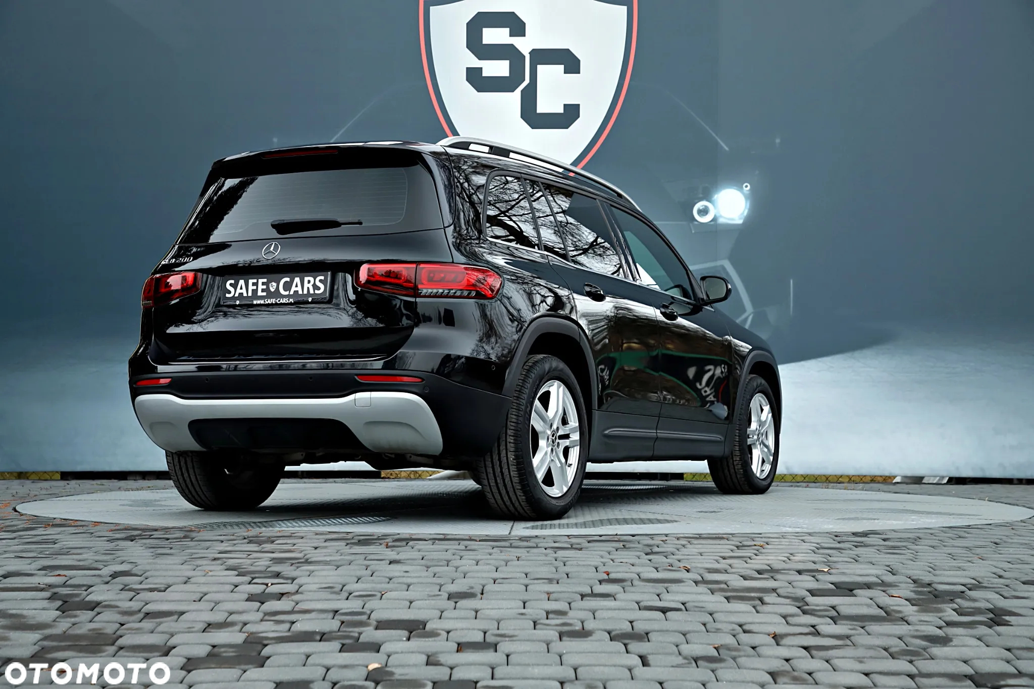 Mercedes-Benz GLB 200 7G-DCT - 9