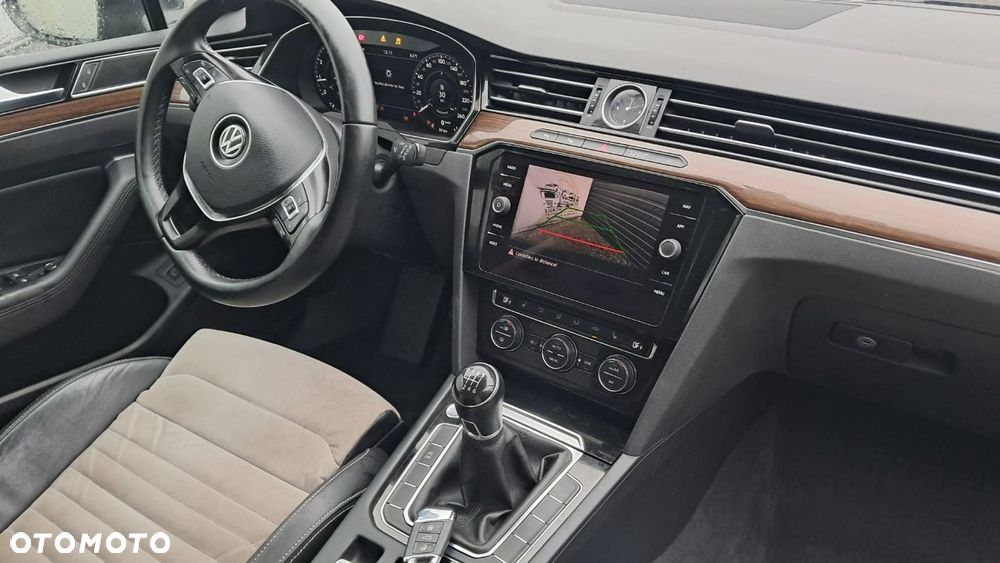 Volkswagen Passat - 8