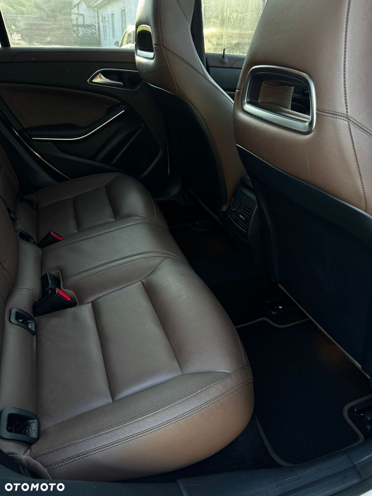 Mercedes-Benz CLA 250 7G-DCT UrbanStyle Edition - 9