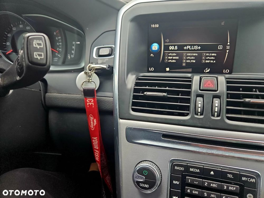 Volvo XC 60 T5 AWD Geartronic Momentum - 11
