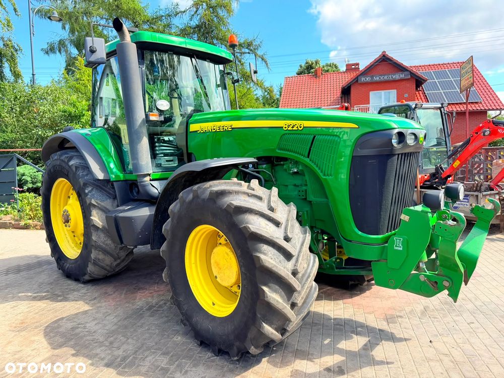 John Deere 8220 - 10
