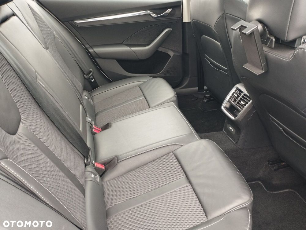 Skoda Octavia 2.0 TDI Style DSG - 32