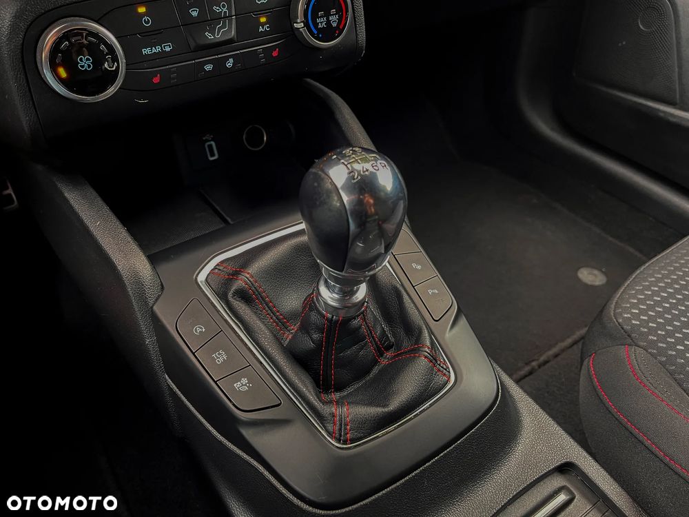 Ford Focus 1.0 EcoBoost Start-Stopp-System ST-LINE STYLE - 17