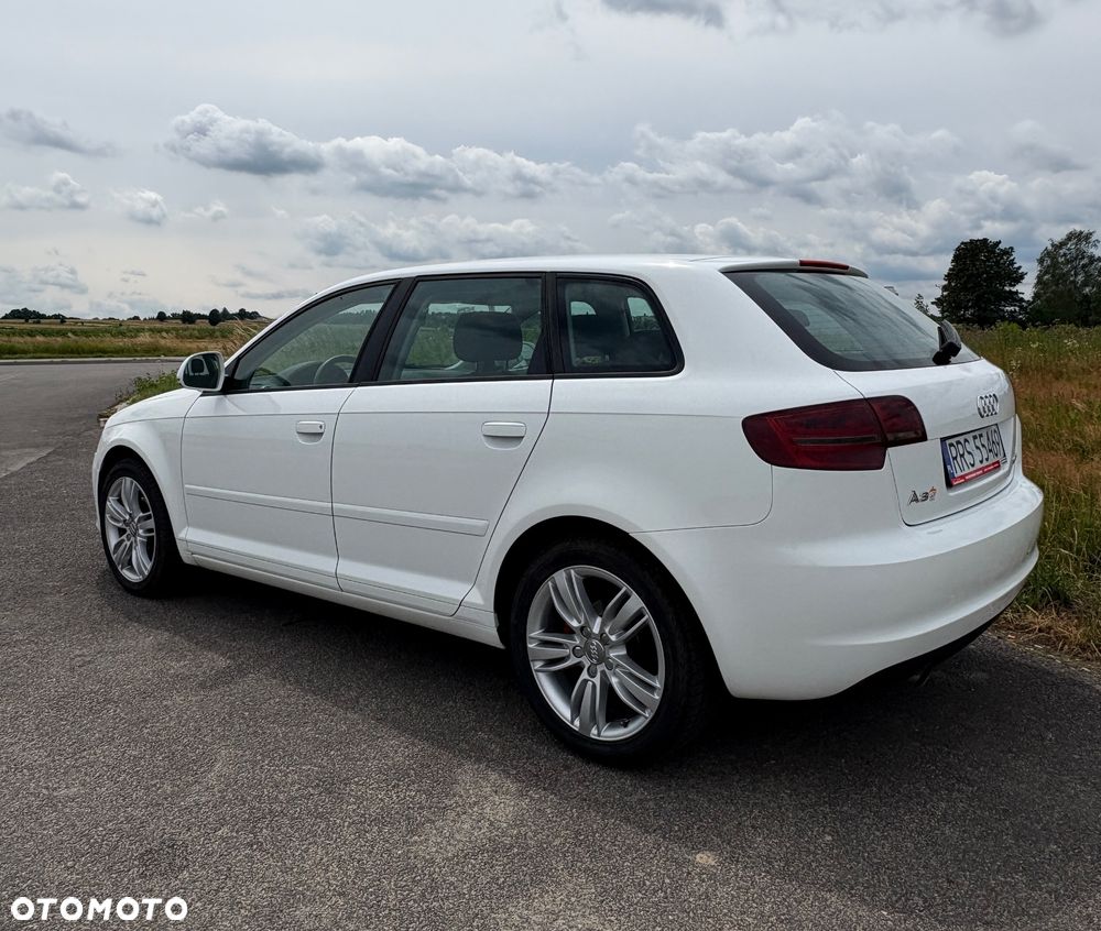 Audi A3 Sportback 1.6 TDI DPF Attraction - 11