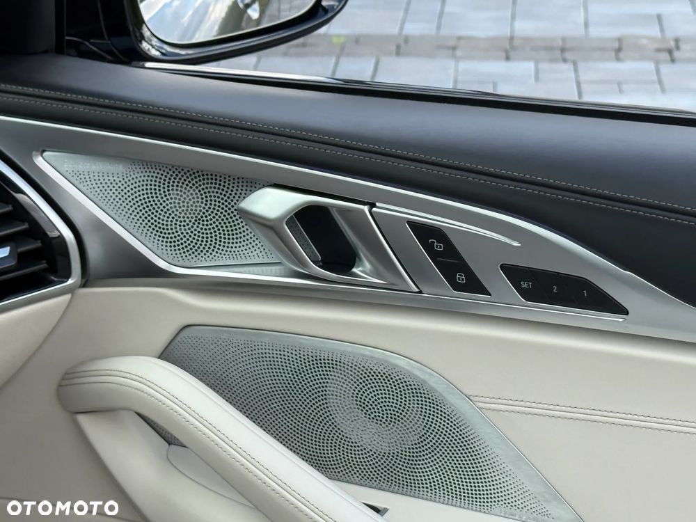 BMW Seria 8 M850i xDrive - 16