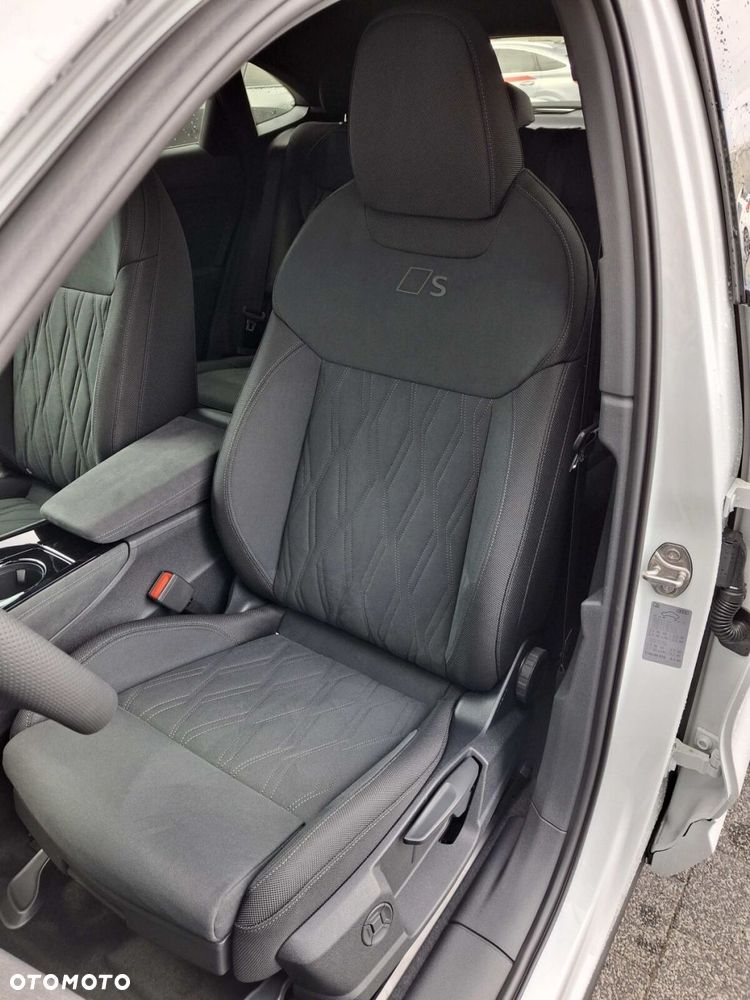 Audi Q3 Sportback - 12