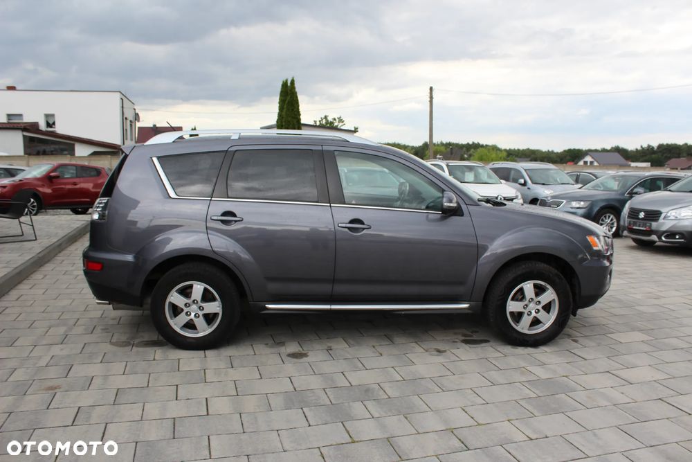 Mitsubishi Outlander 2.0 2WD CVT Invite - 11