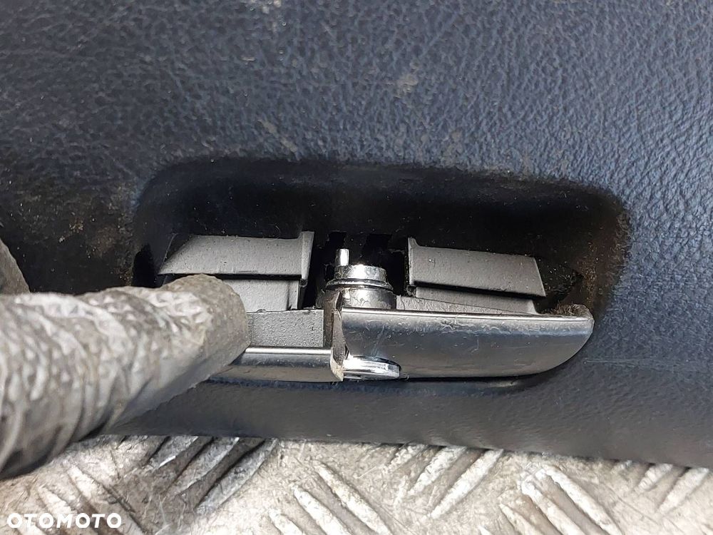 SCHOWEK PASAŻERA VOLKSWAGEN PASSAT B5 3B1857101 - 3