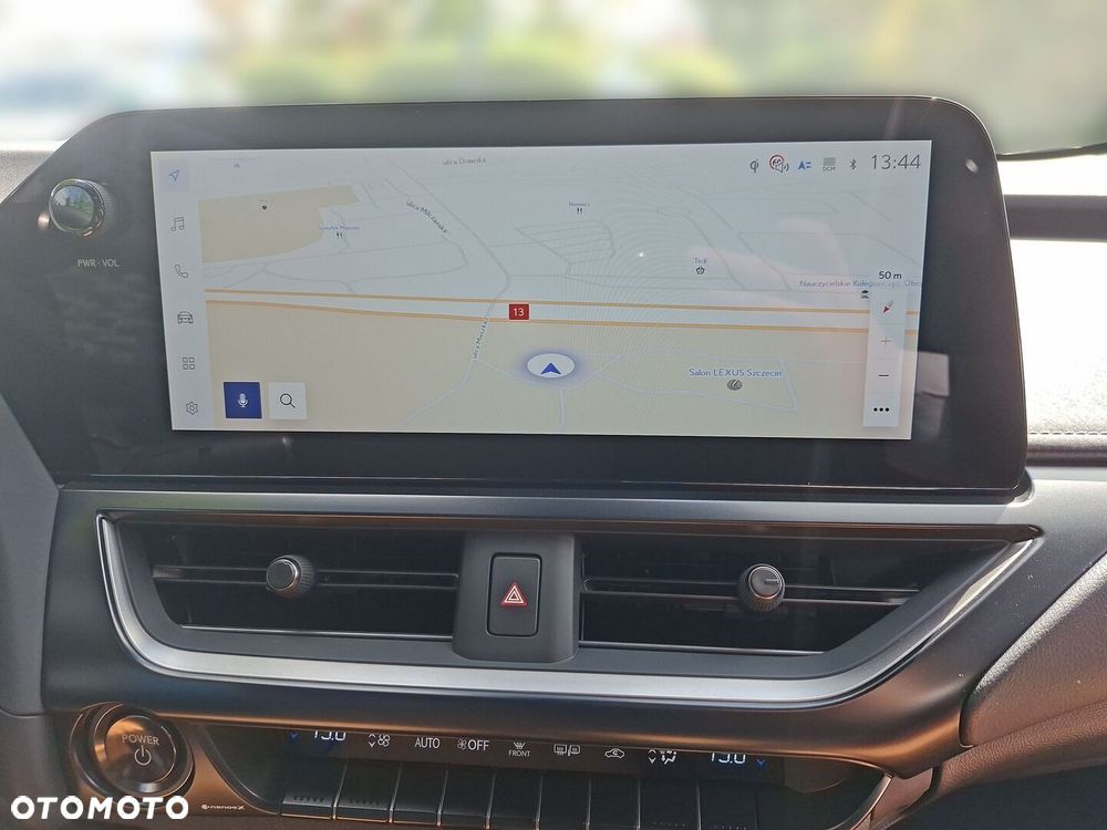 Lexus UX 300h F Sport Design - 29