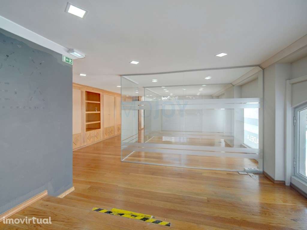 Fantástico Espaço Comercial na Zona Privilegiada de Cascais - Grande imagem: 2/20