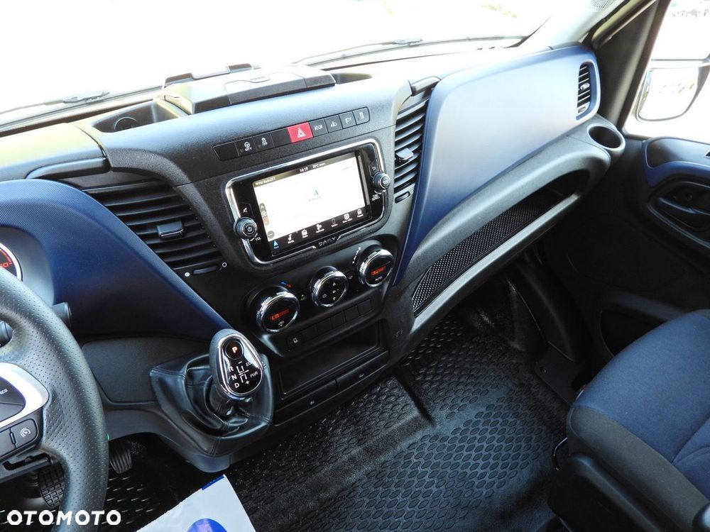 Iveco DAILY 35S18 PLANDEKA 8 PALET WEBASTO TEMPOMAT NAWIGACJA LEDY AUTOMAT HI-MATIC KLIMATYZACJA  180KM - 31