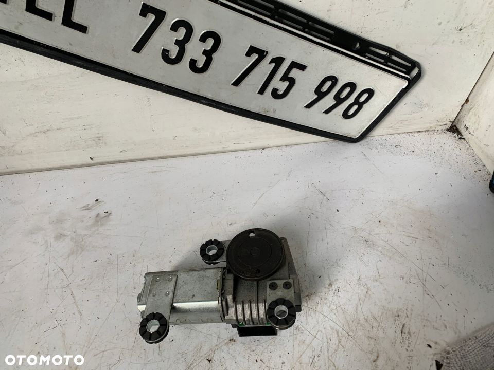 SILNIK WYCIERACZKI TYLNEJ 8361640 BMW E39 KOMBI - 4