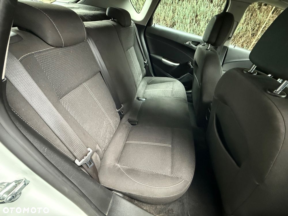 Opel Astra 1.4 Turbo - 21