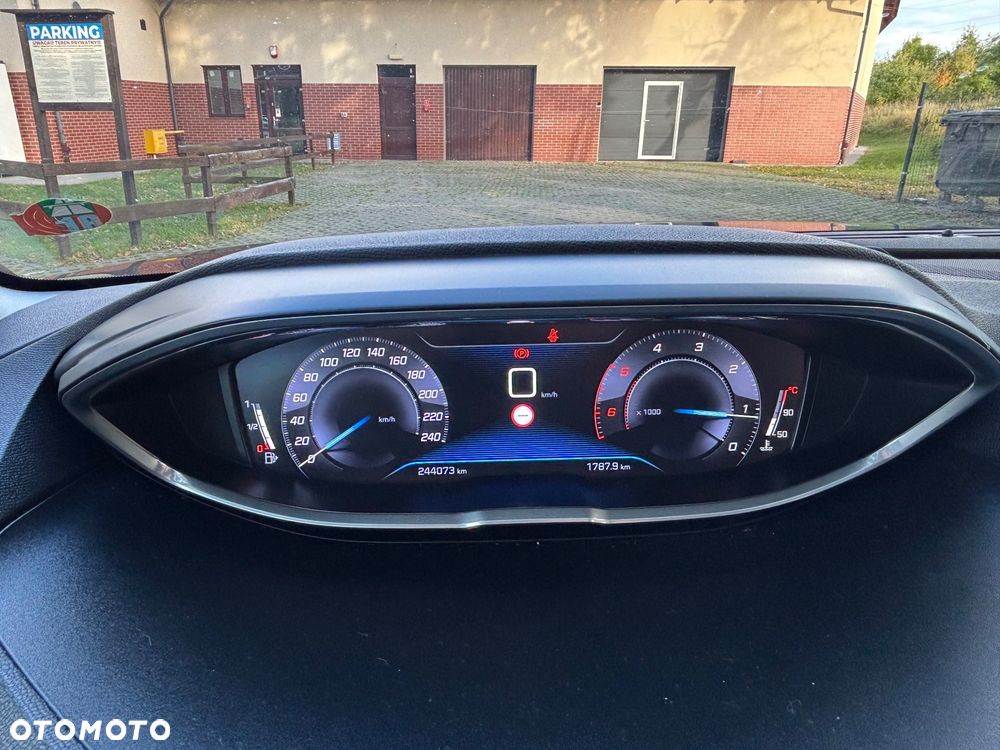 Peugeot 5008 1.6 BlueHDi Allure 7os - 20