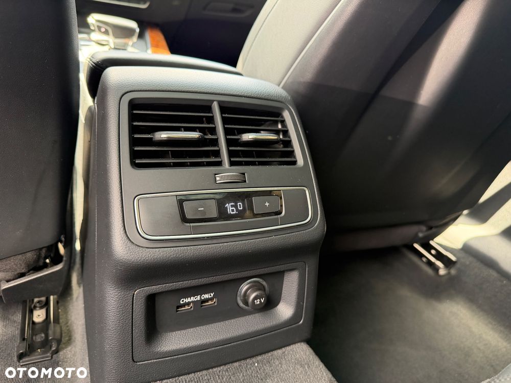 Audi A4 Avant 40 TDI quattro S tronic S line - 41