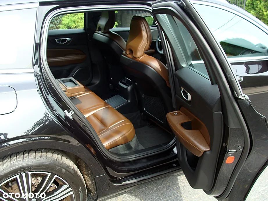 Volvo V60 T6 AWD Recharge Geartronic Inscription Expression - 13