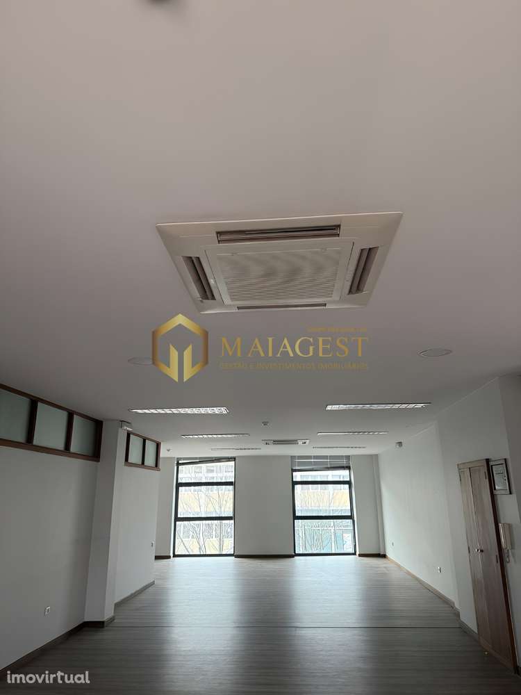 Espaço Comercial em Frente ao Tribunal de Santo Tirso - Grande imagem: 5/37