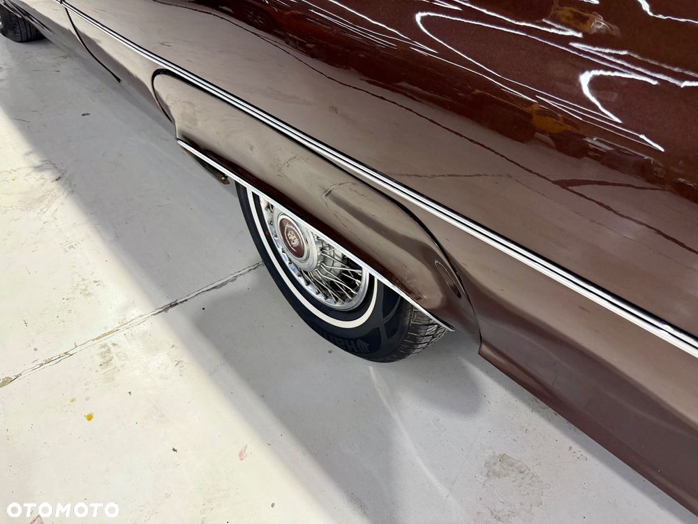 Cadillac Deville - 16