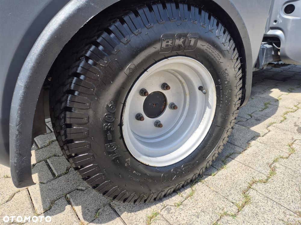 Kaercher MC 130 Adv. / KOMUNALNA MASZYNA DROGOWA / NOŚNIK OSPRZĘTU W KLASIE 3500KG / WYWROTKA / 2 KOMPLETYM KÓŁ / 4X4 / DIESEL KUBOTA 4 CYLINDRY / MOŻLIWY TRANSPORT - 19