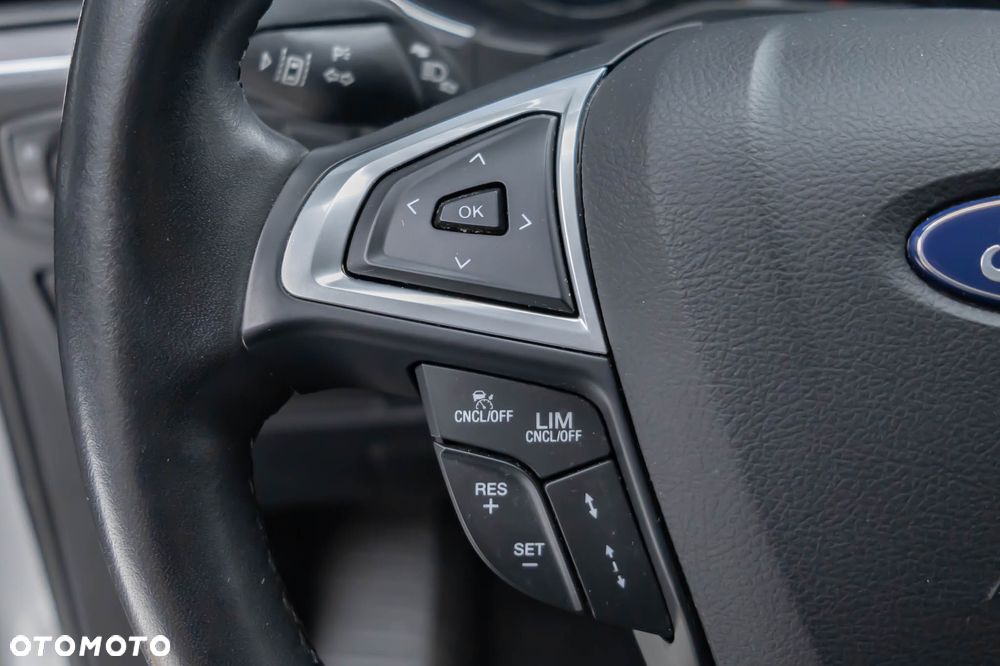 Ford S-Max 2.5 Duratec FHEV TITANIUM - 19