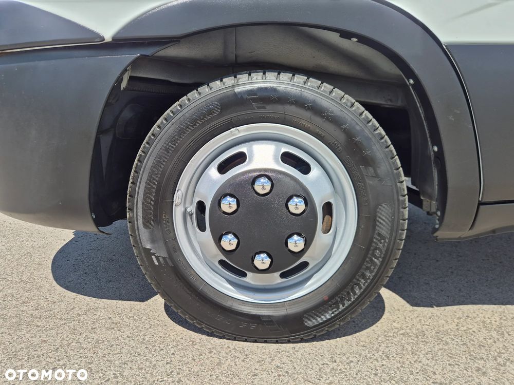 Iveco DAILY 35C15 KONTENER 4.30M WINDA SORENSEN 750KG SALON PL 2017R - 32