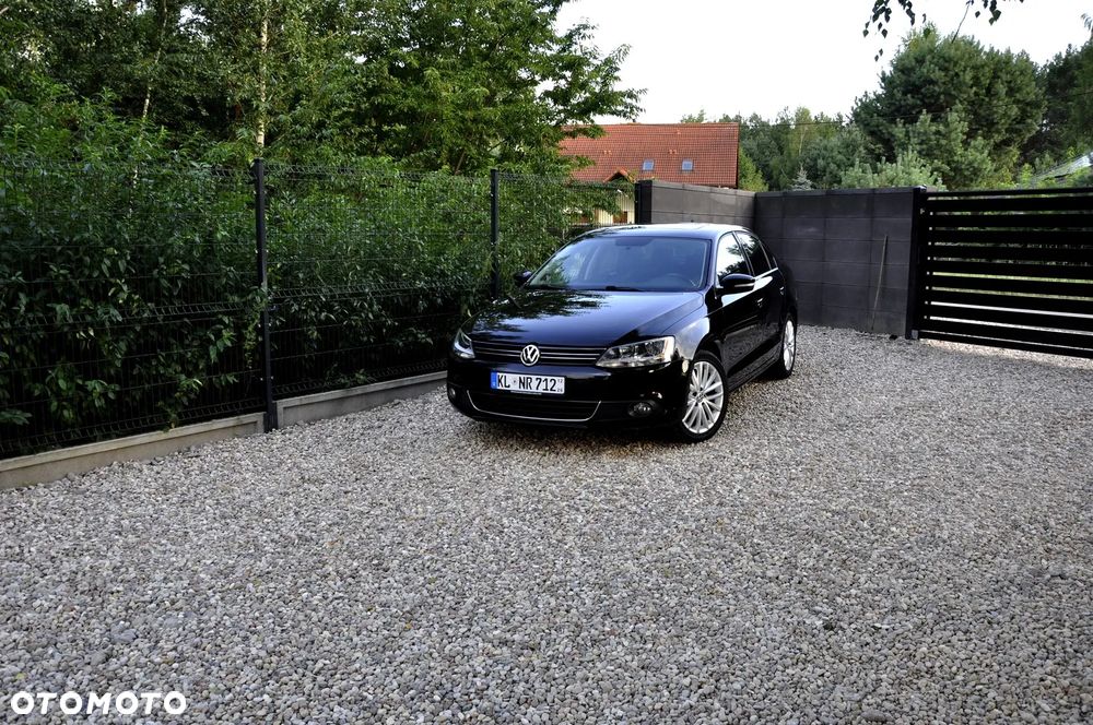 Volkswagen Jetta 2.0 TDI DSG Highline - 9