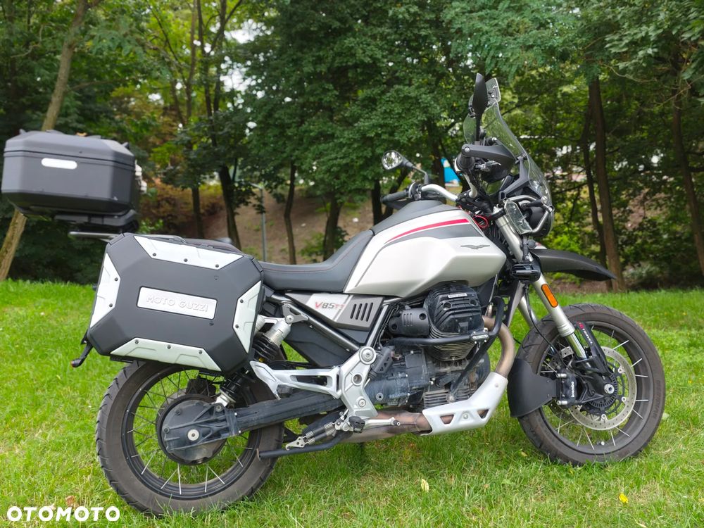 Moto Guzzi V85 - 2
