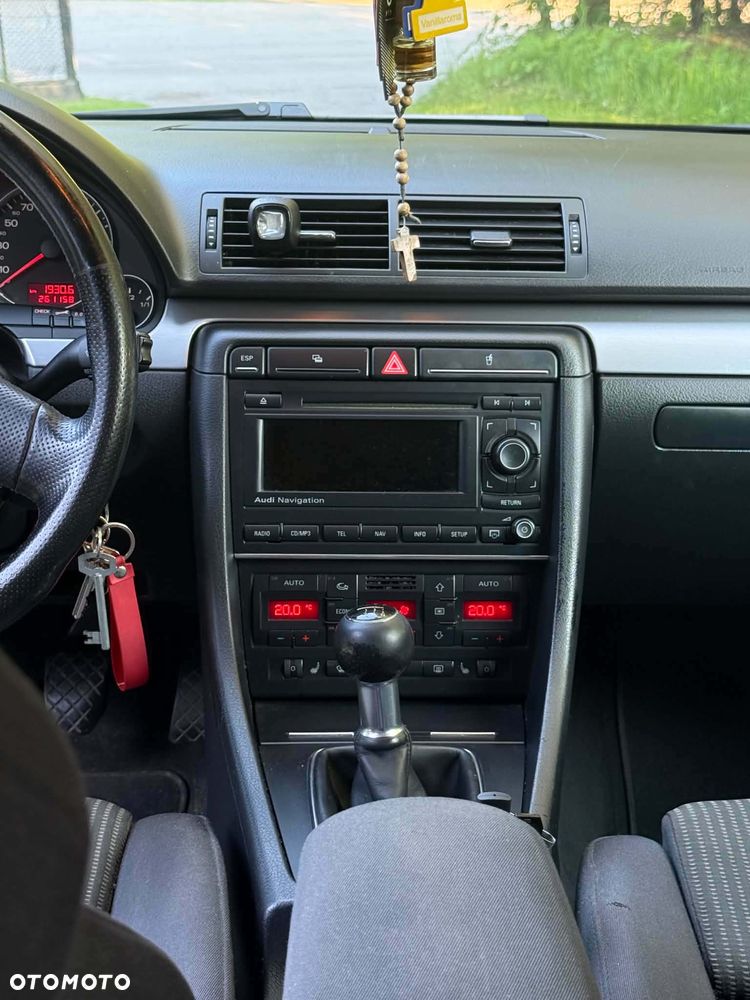 Audi A4 Avant 2.0 TDI - 8