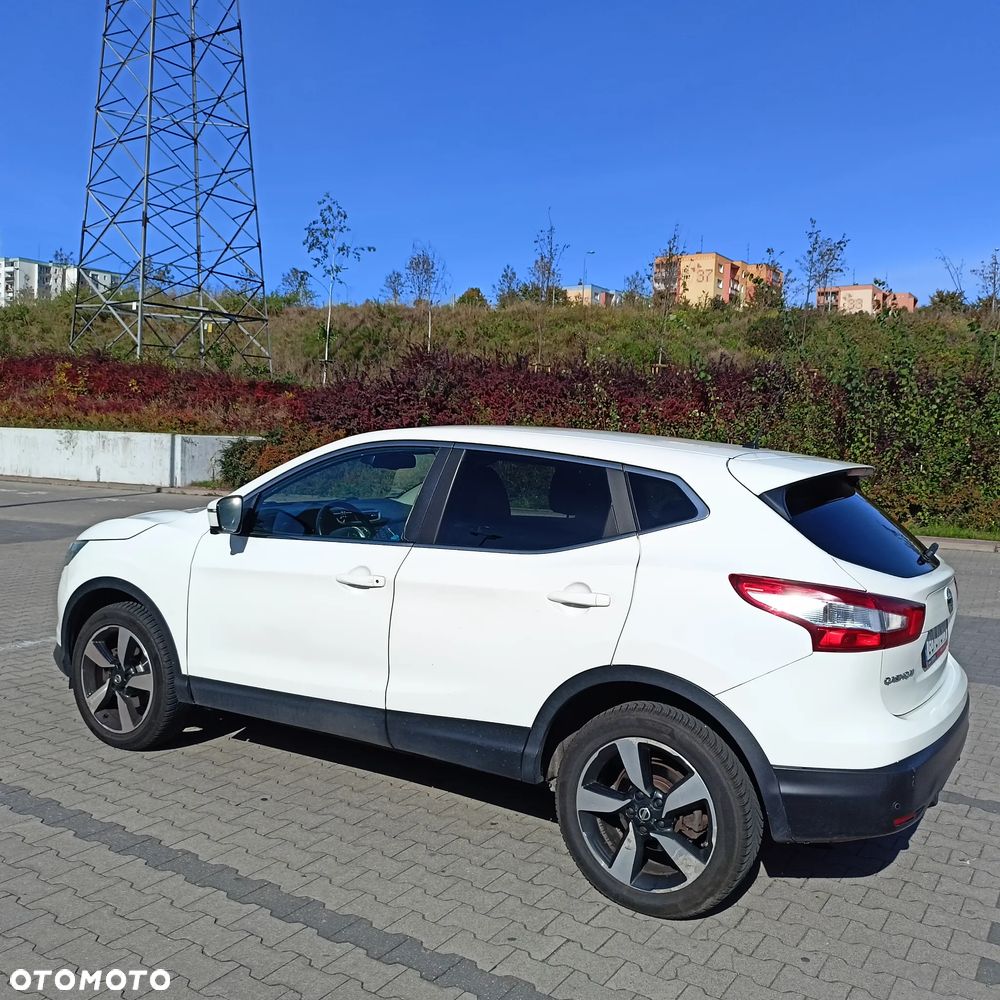 Nissan Qashqai 1.2 DIG-T N-Connecta EU6 - 6