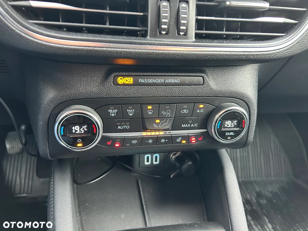 Ford Focus 1.0 EcoBoost mHEV Titanium X - 9