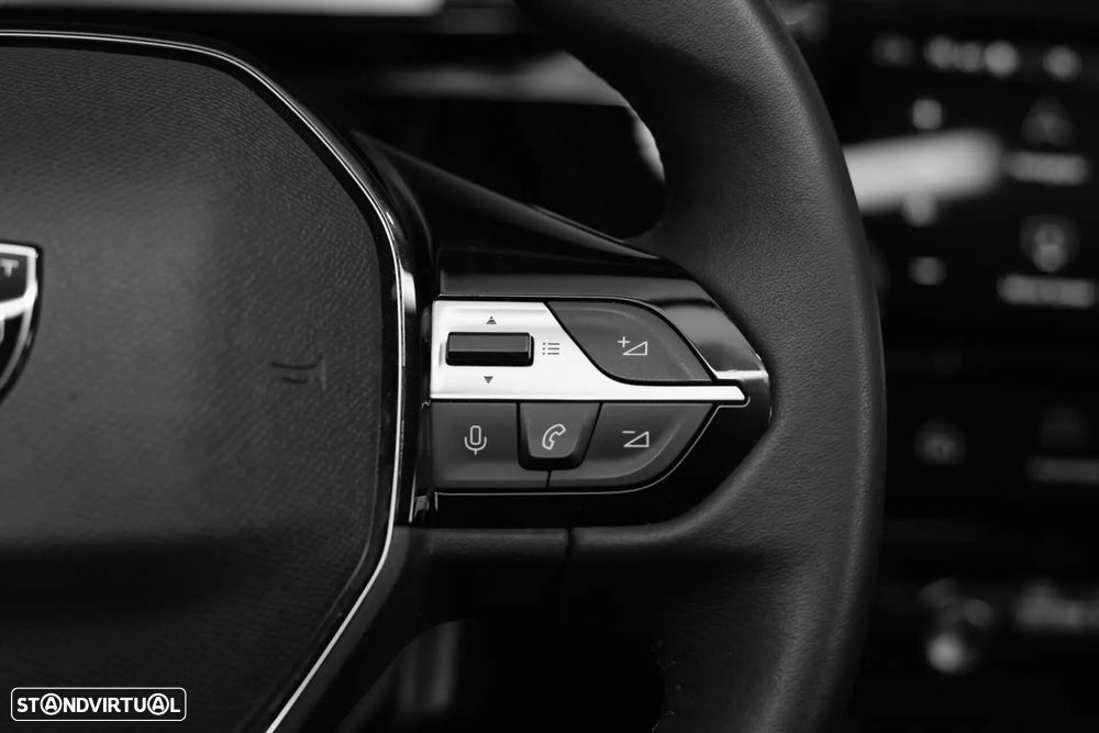 Peugeot 408 1.6 Hybrid Allure e-EAT8 — fotografia 7