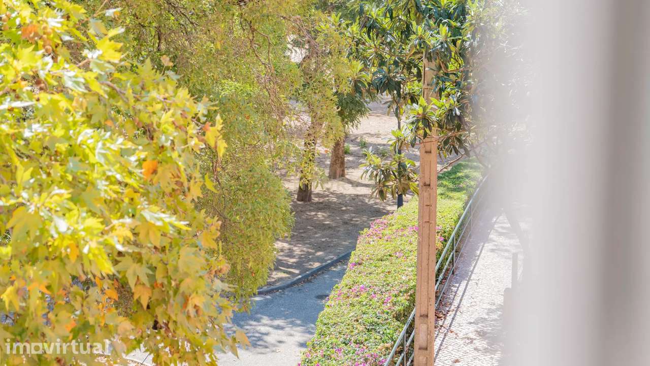 Moradia T5 no Coração de Oeiras, entre o Jardim e a Praia - Grande imagem: 4/60