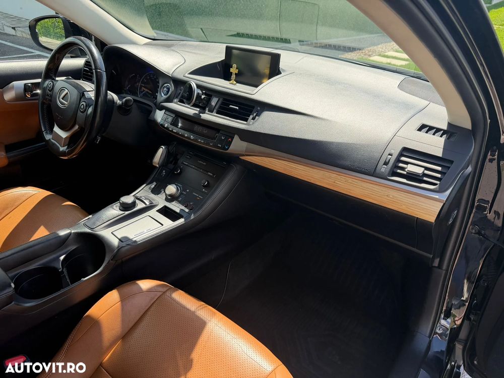 Lexus CT 200h Aut. Luxury - 2