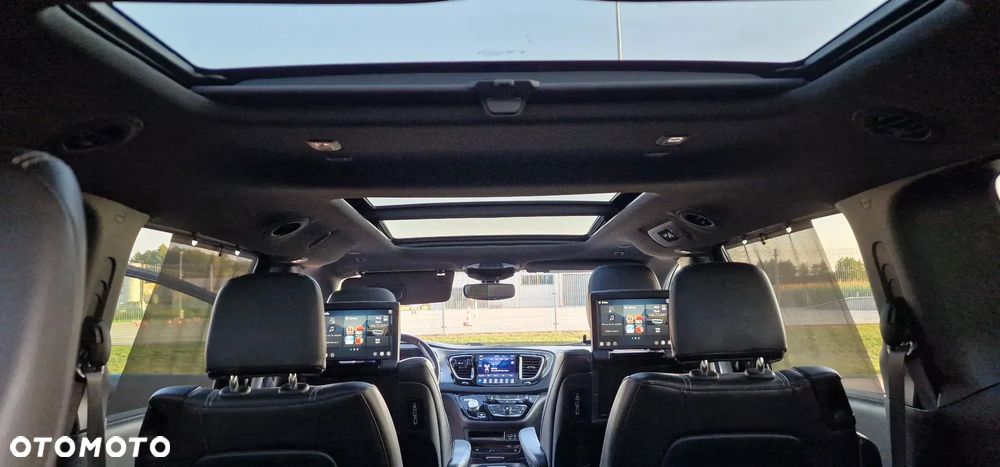 Chrysler Pacifica - 25