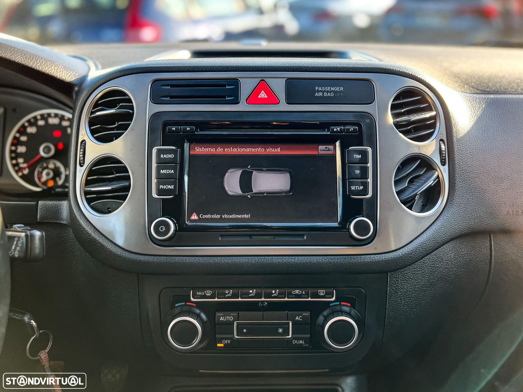 VW Tiguan 2.0 TDI Sport BlueMotion - 17