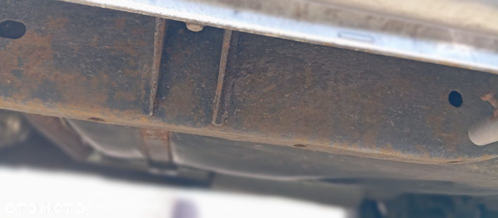 Nissan Pathfinder 2.5 D SE - 9