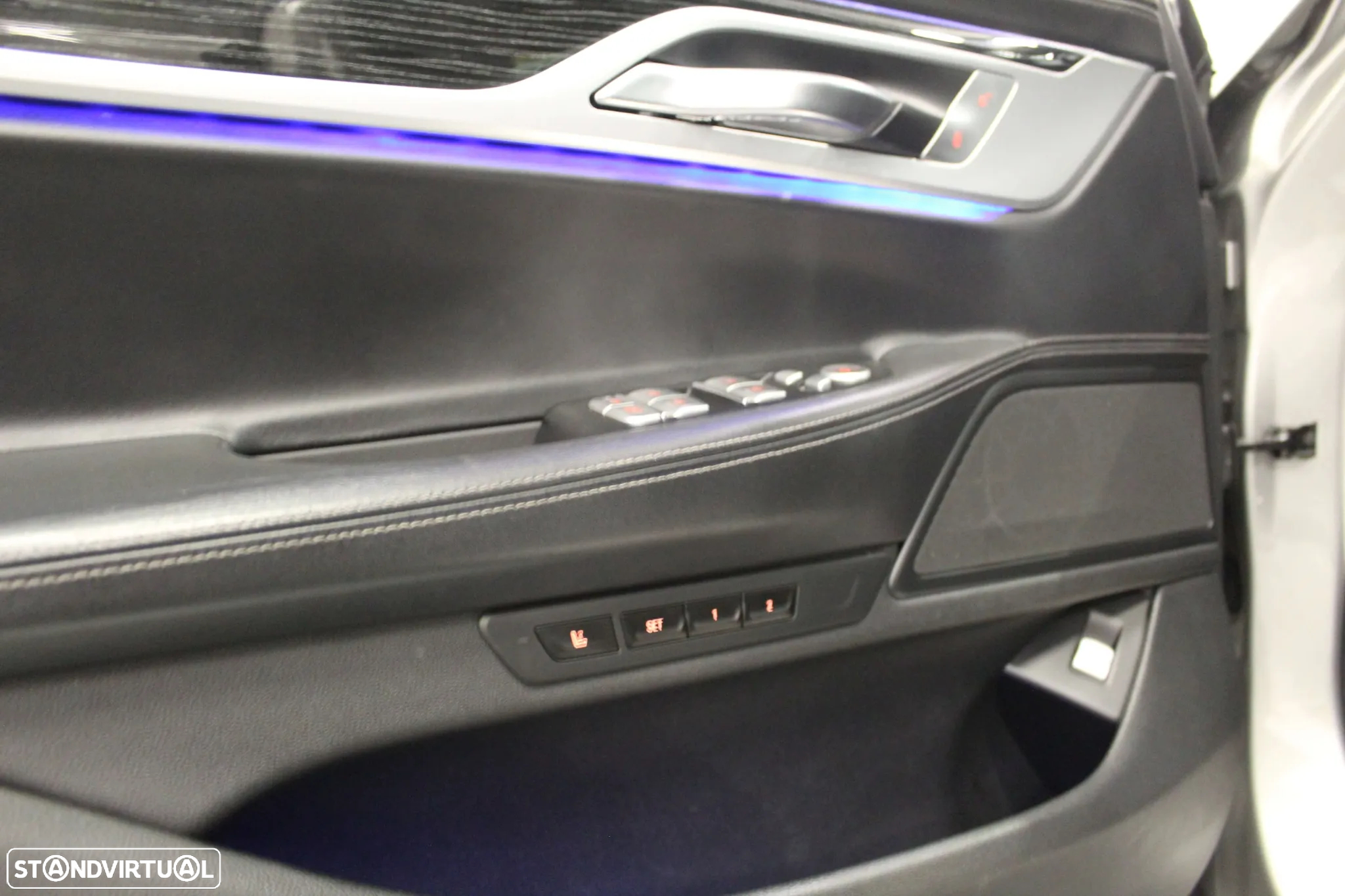 BMW 740 d xDrive Pack M Auto - 28