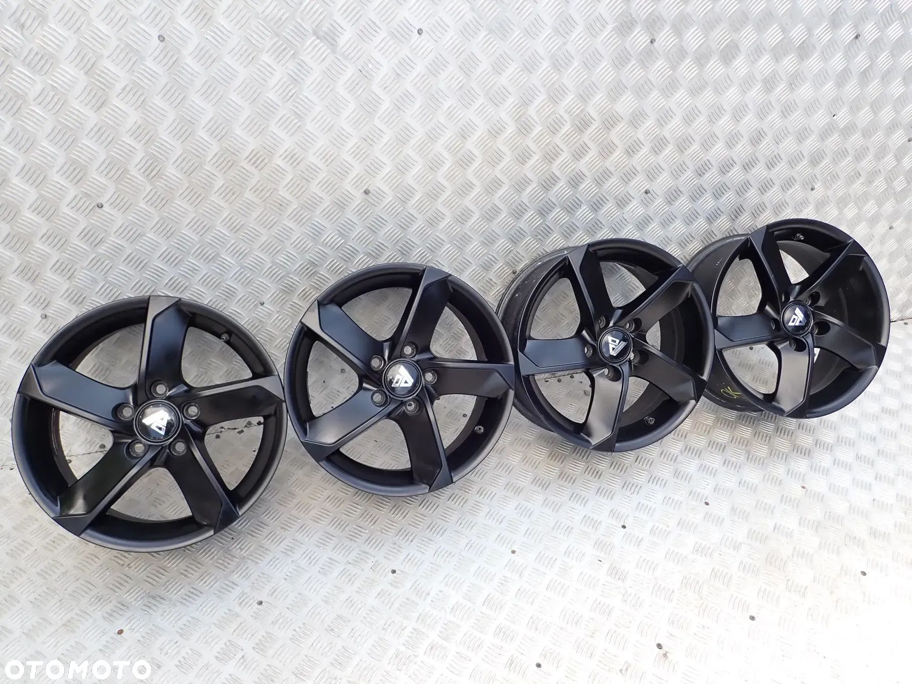 FELGI ALUMINIOWE KIA HYUNDAI 5X114,3 6,5X16 ET42 PIASTA 67 - 1