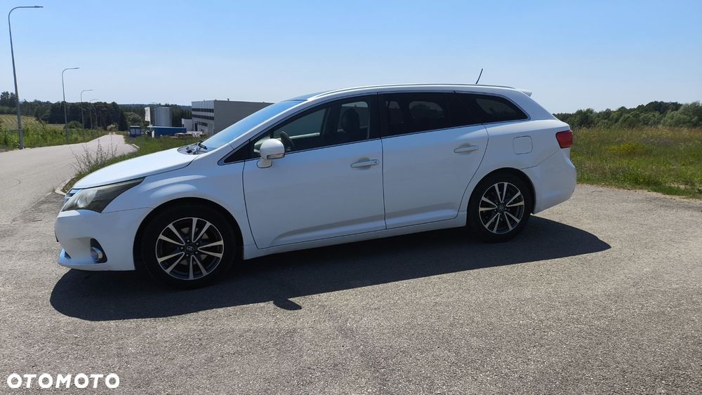 Toyota Avensis 2.0 D-4D Premium - 4