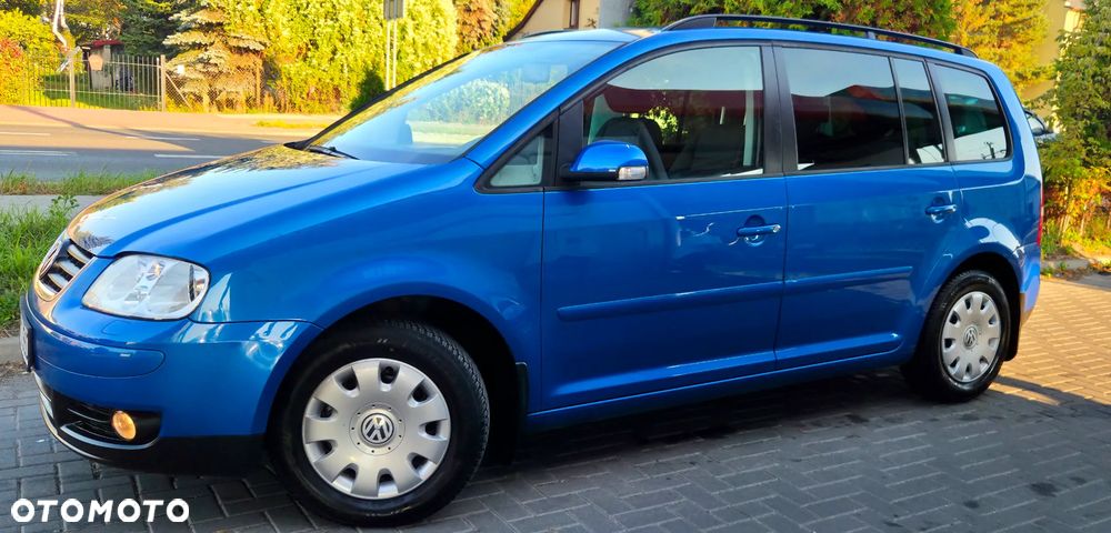 Volkswagen Touran 1.9 TDI DPF Highline - 4