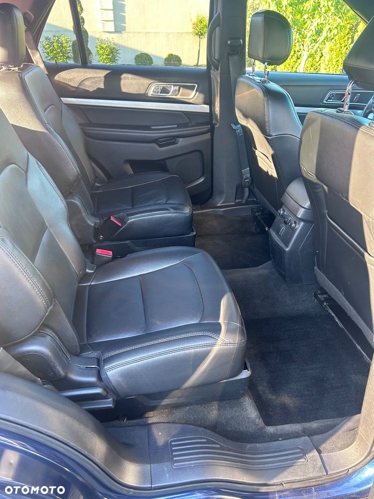 Ford Explorer - 10