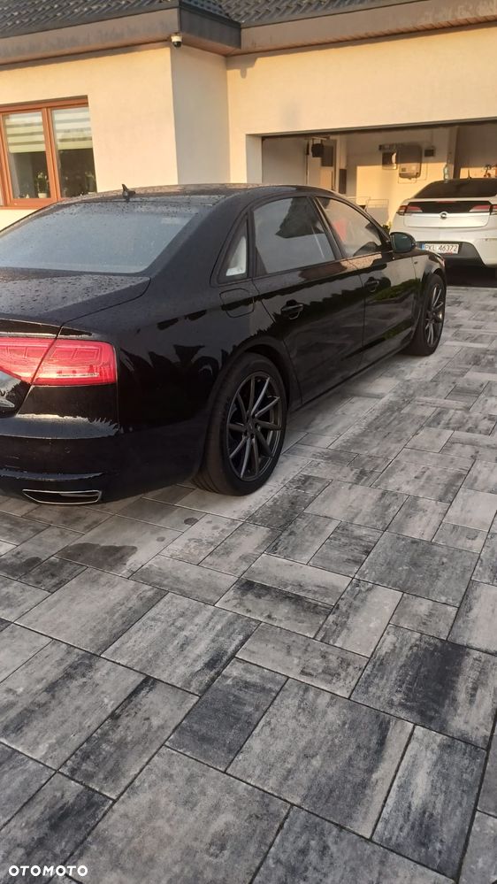 Audi A8 6.3 W12 FSI L Quattro - 2